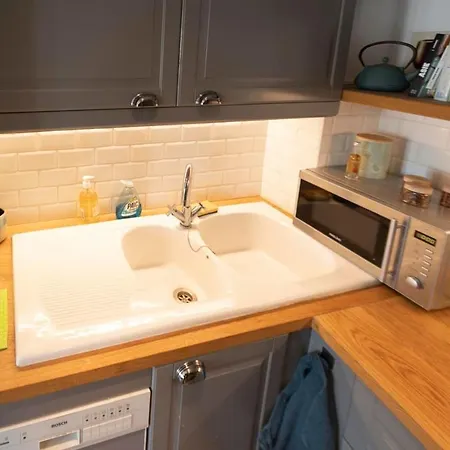 Charming Apt Between In Batignolles Διαμέρισμα